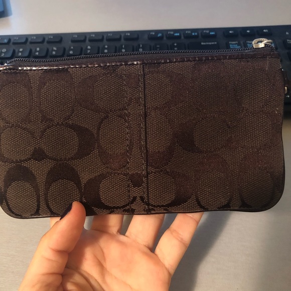 Coach Authentic original brown wristlet - Picture 4 of 8